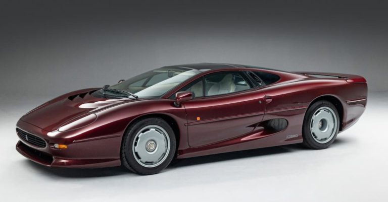 This Super Rare Jaguar XJ220 Is the Most Expensive Ever Sold