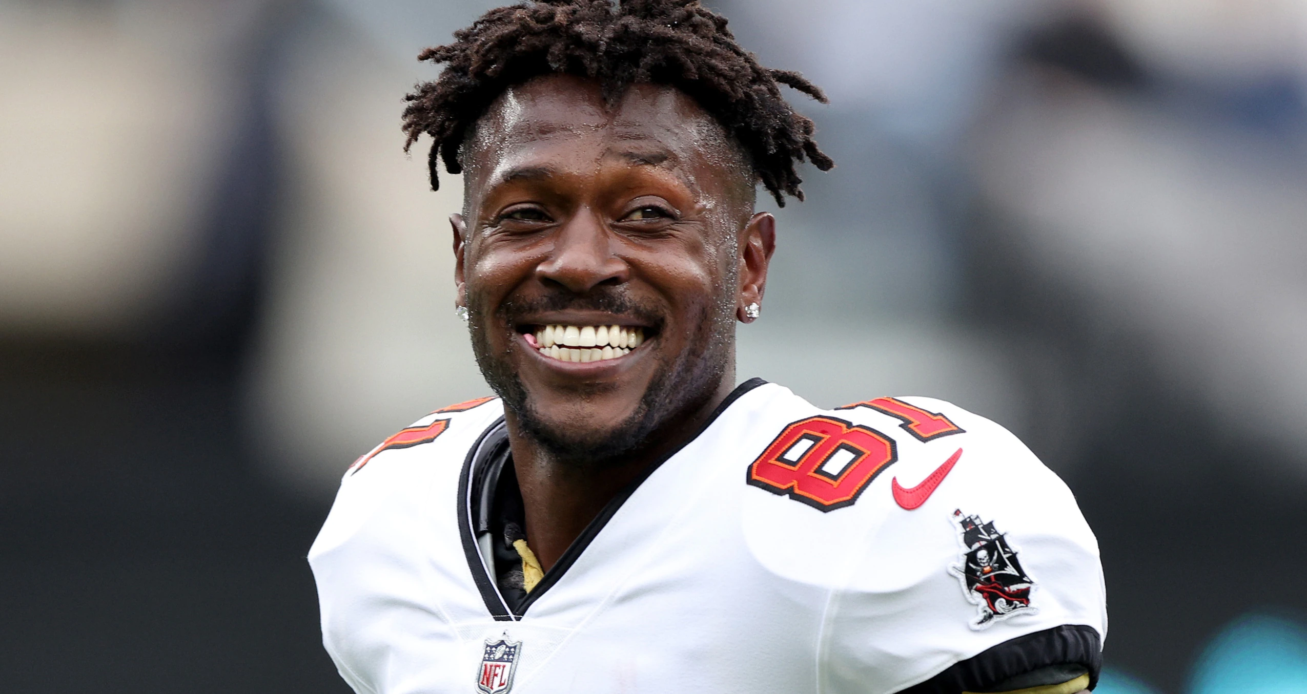 An NFT of Antonio Brown Leaving Bucs Vs. Jets Game Could Reportedly Sell for $1.5 Million