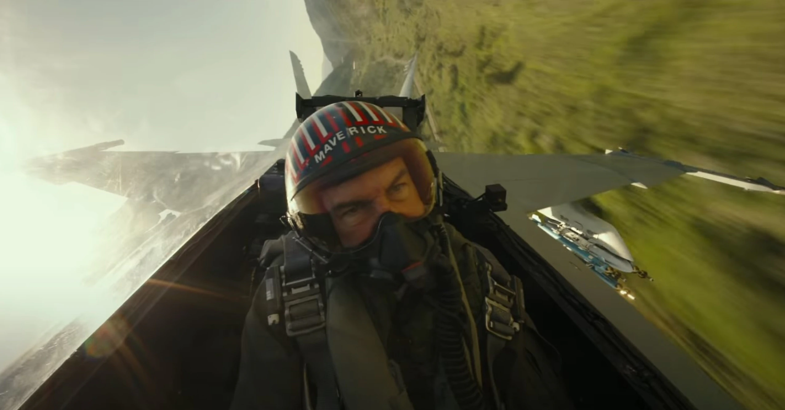 Watch Tom Cruise Endure ‘Most Intense Film Training Ever’ While Flying F-18 In ‘Top Gun: Maverick’ Footage